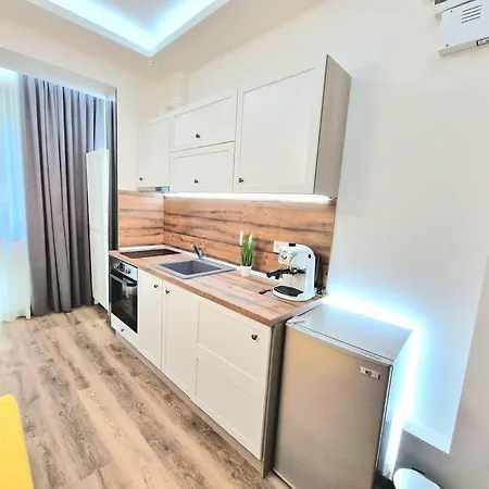 Bed and Breakfast The Little 3*